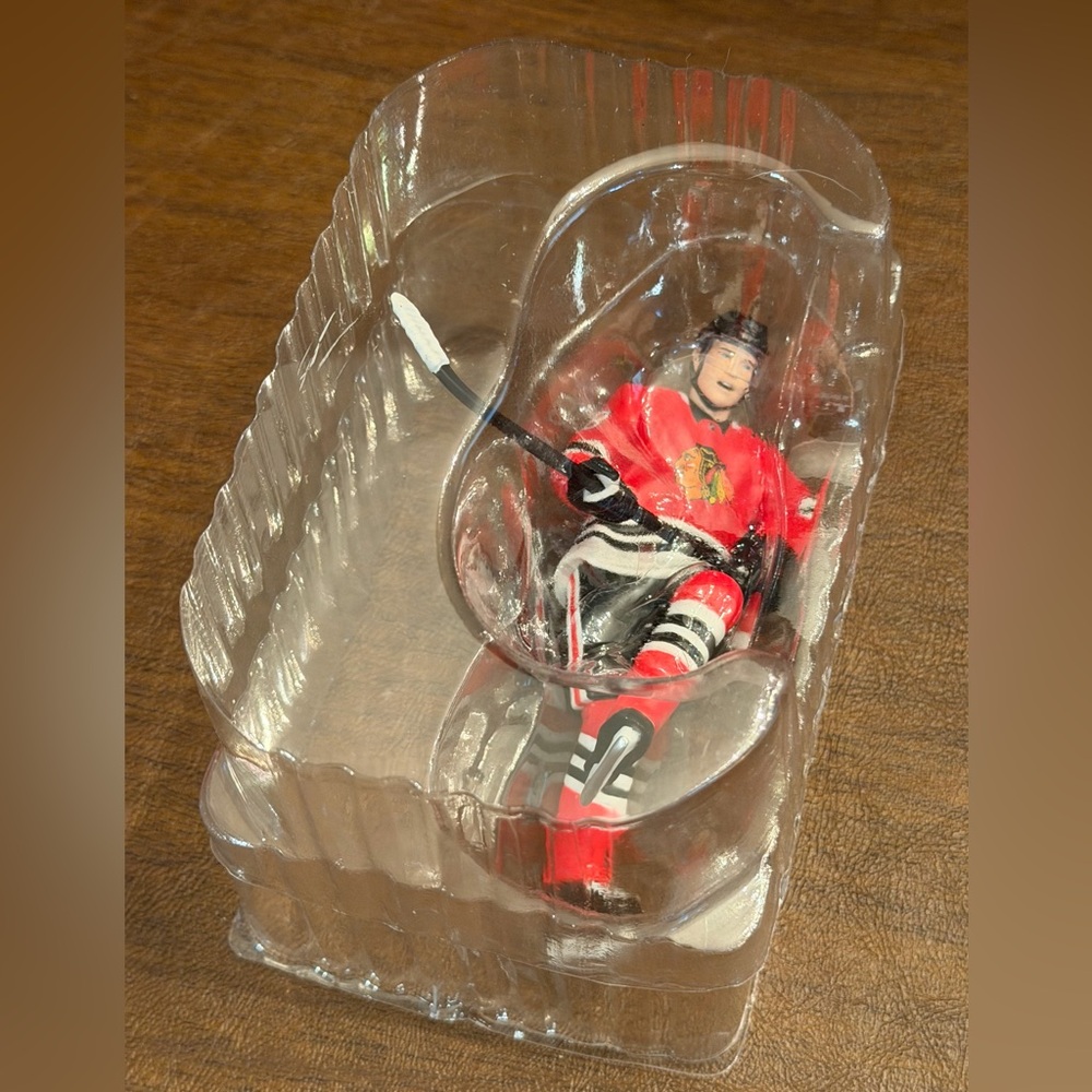 Hallmark Keepsake 2025 CONNOR BEDARD CHICAGO BLACKHAWKS NHL Ornament — NEW - Picture 7 of 10